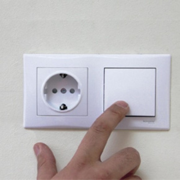 Розетки и выключатели